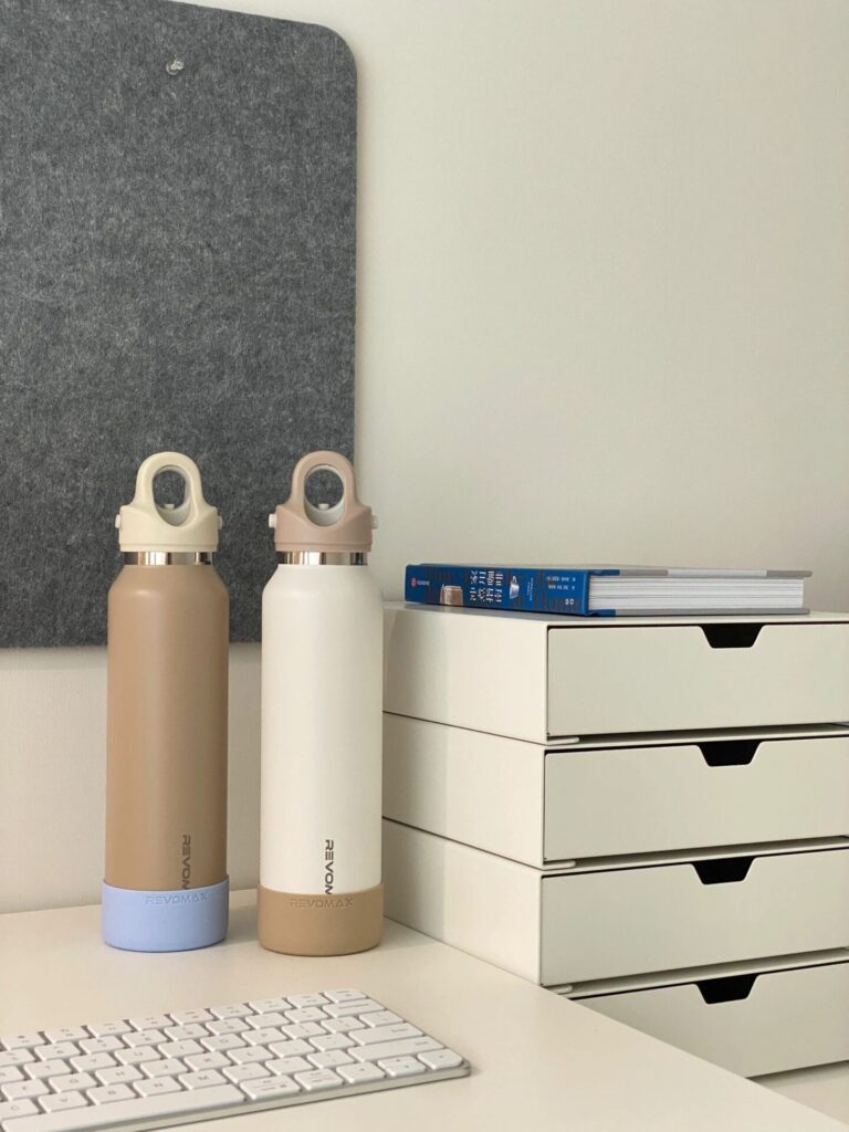 9 Ý Tưởng Decor Bếp Đơn Giản Mà Cực Xinh Cho Nhà Bếp 8 Bình nước phong cách Hàn Quốc