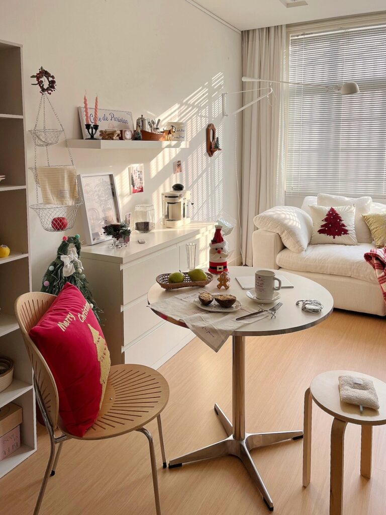 7 Ý Tưởng Decor Phòng Khách Giáng Sinh Ấm Cúng, Đẹp Mê Ly 7 7 Ý Tưởng Decor Phòng Khách Giáng Sinh Ấm Cúng, Đẹp Mê Ly 7
